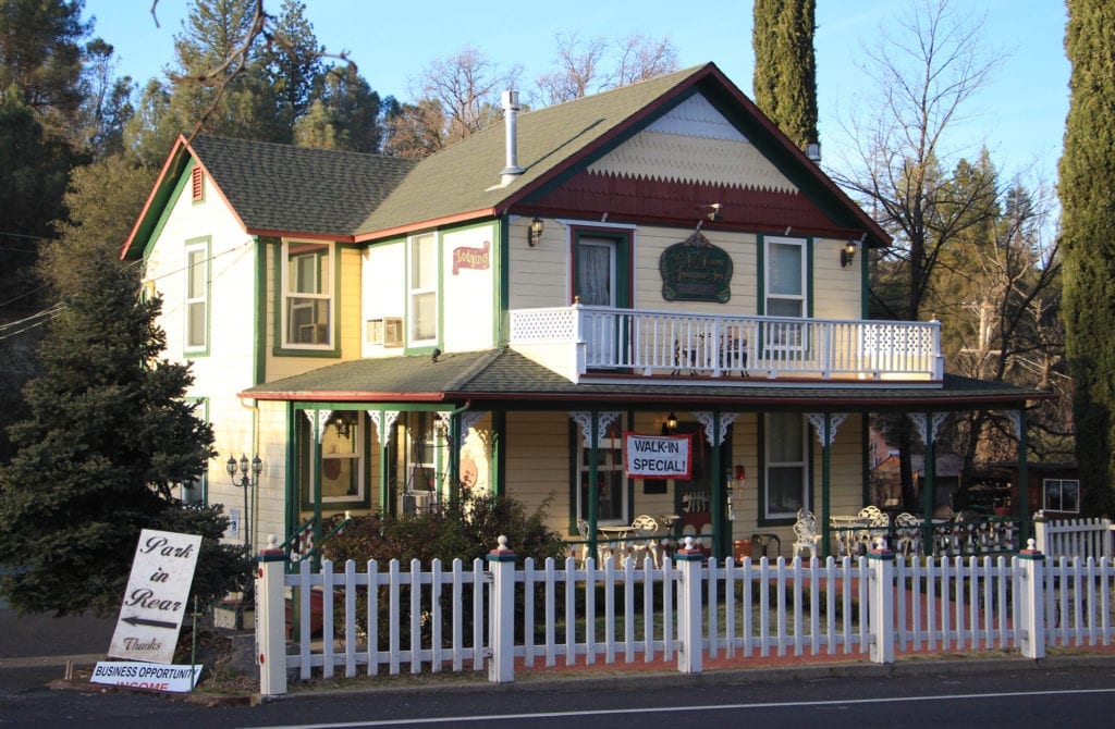 All Seasons Groveland Inn