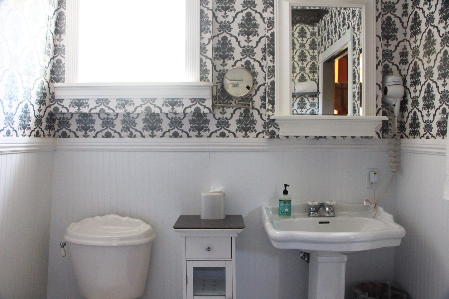 Sunstone Tower Suite bath