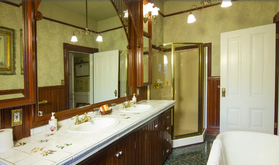 Garden Room at Gingerbread Mansion Inn