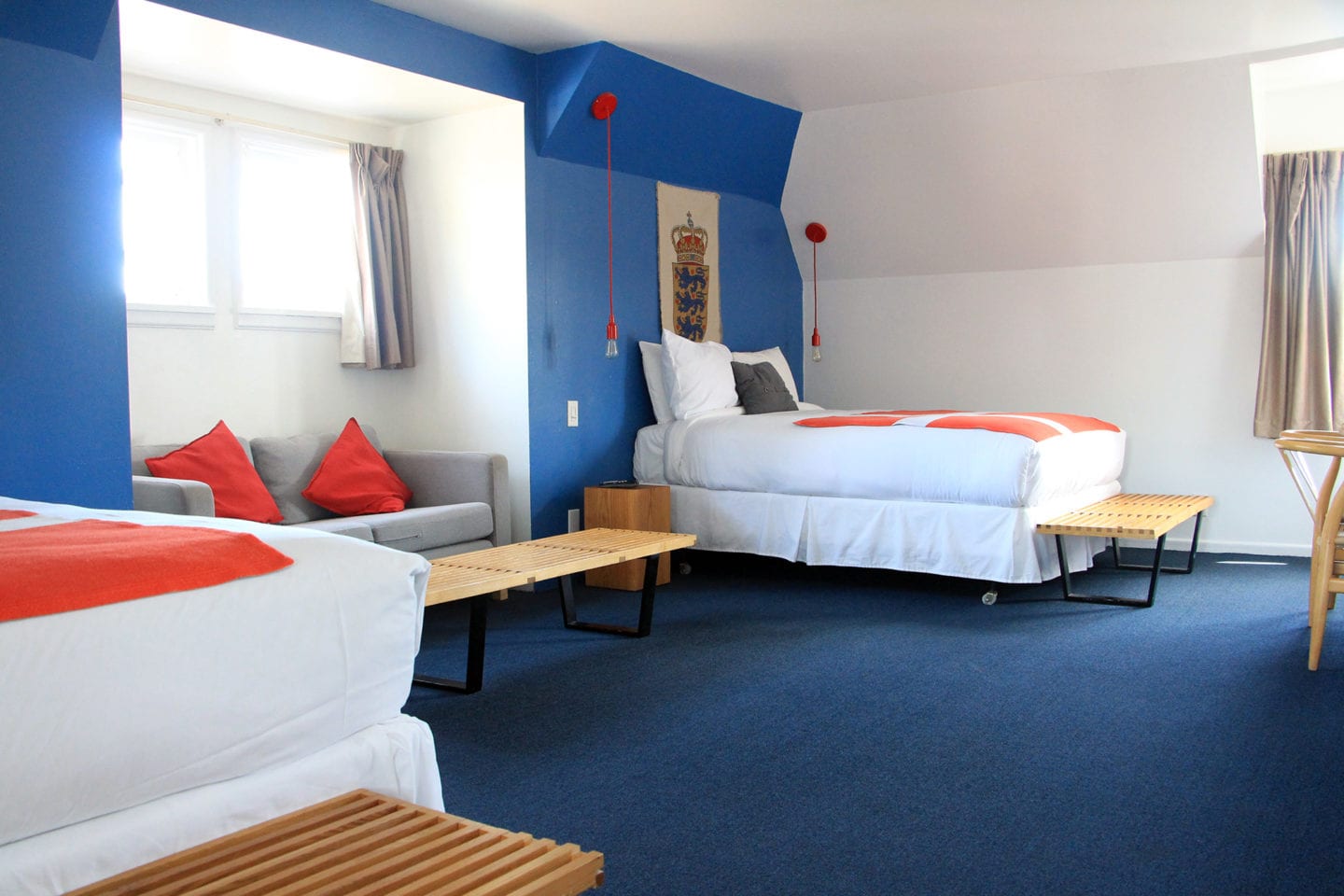 Guest room at the Hamlet Inn